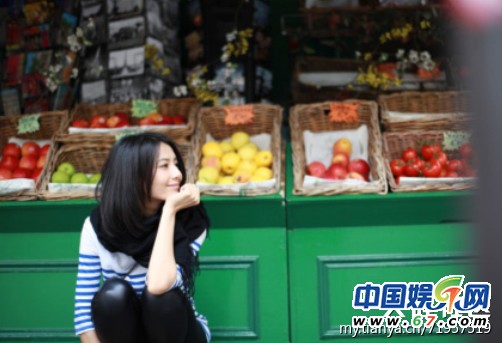 高圓圓海量街拍穿搭私照 網(wǎng)友：太有范兒了！