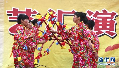 #（圖文互動(dòng)·走基層·迎接十八大）（2）四川丹棱：打造永不落幕的農(nóng)民大舞臺(tái)