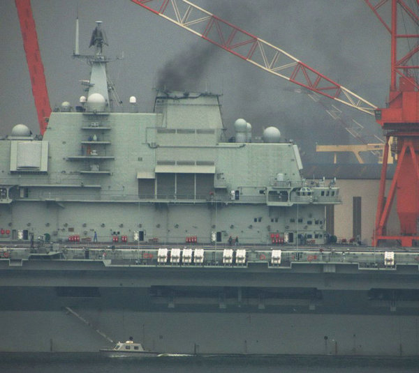 資料圖：遼寧艦雷達(dá)轉(zhuǎn)動(dòng)。