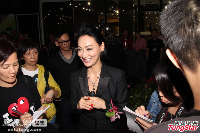 劉嘉玲露內褲打手印贈慶 謝霆鋒否認介入王菲婚姻