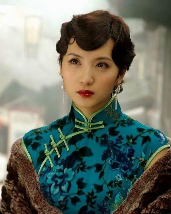 趙雅芝湯唯等眾一線女星演繹旗袍風(fēng)情 旗袍造型是慘是美眾說紛紜