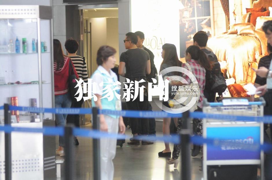 孫儷帶寶寶離滬返京手忙腳亂 鄧超成甩手掌柜獨自逍遙