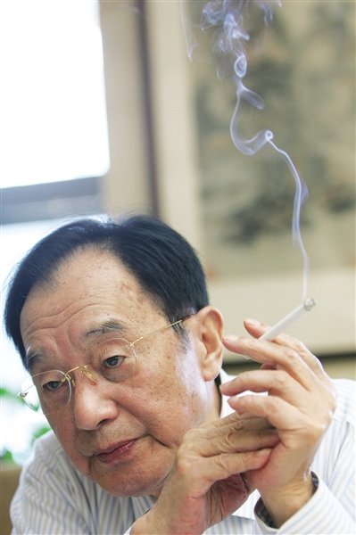 76歲作家否認(rèn)包養(yǎng)5個(gè)情人 稱(chēng)沒(méi)什么可讓人指責(zé)
