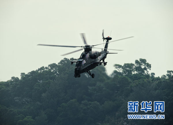 中國精銳戰(zhàn)機集體亮相