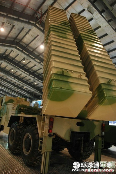資料圖：B-611M導(dǎo)彈發(fā)射車。