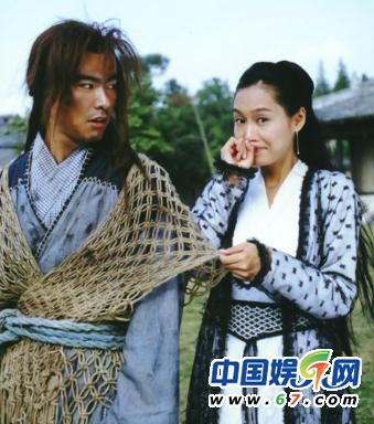 朱茵愛(ài)女美貌拔頭籌 《射雕》未公開(kāi)花絮曝光