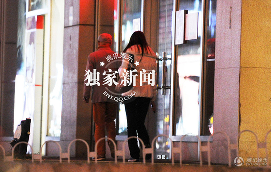徐崢幽會神秘女