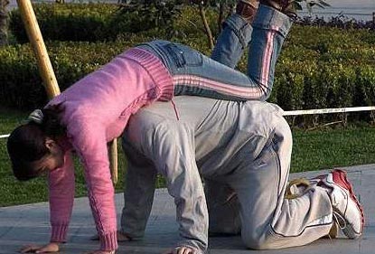 女人一發(fā)狠 誰(shuí)也擋不住！