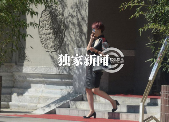 海清六歲兒子近照首曝光 “自來(lái)卷”像極海清(圖)