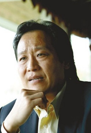 中國“干爹文化”尷尬了誰？