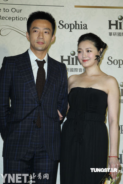 大S汪小菲情侶裝“飛躍”長(zhǎng)城 曝婚后恩愛(ài)細(xì)節(jié)(組圖)