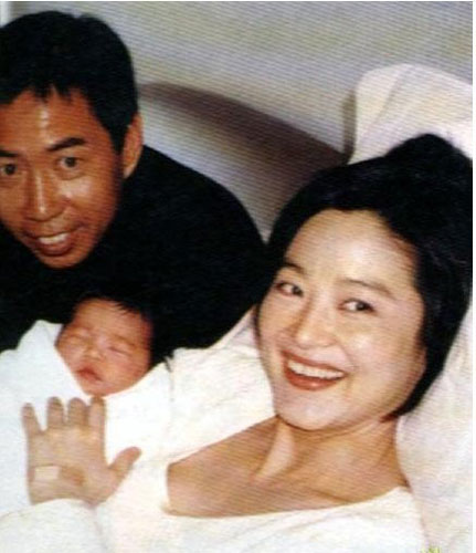 44歲邱淑貞懷男胎旺夫 身價(jià)25億成最有錢人妻