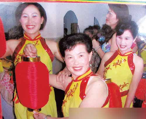 在農(nóng)村看場(chǎng)娛樂(lè)節(jié)目真不容易呀