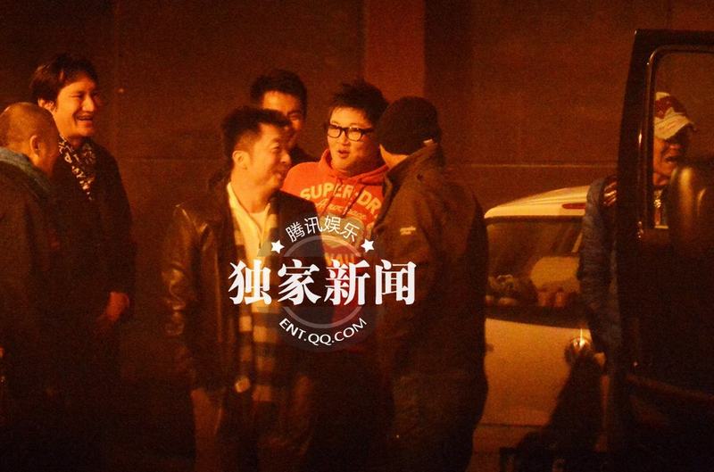 明星足球隊(duì)夜會(huì)餃子館 孫楠房車(chē)主路倒車(chē)