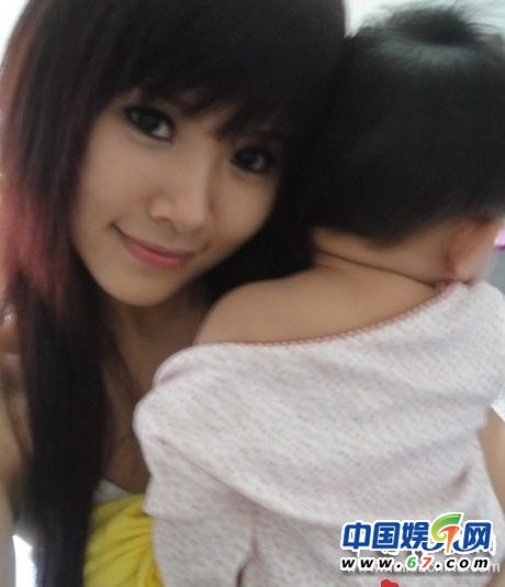 盤點(diǎn)當(dāng)眾哺乳秀母愛的女星