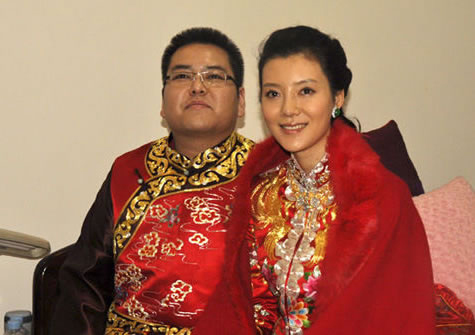 王寶強(qiáng)娶?；ㄟx美冠軍戀諧星 絕色女星嫁丑男(組圖)