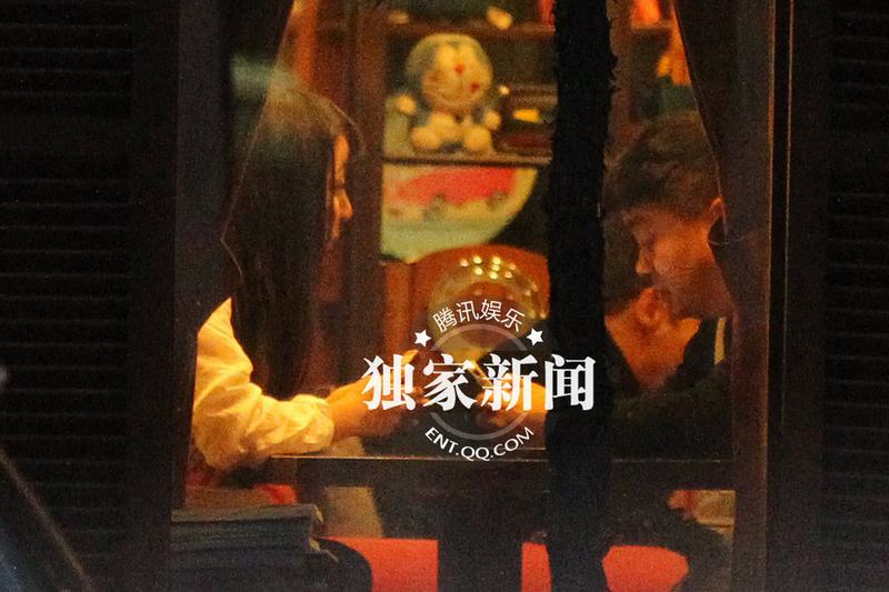 洪劍濤與神秘美女“約會(huì)”