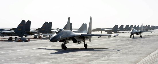 我空軍出動殲10殲11機(jī)群舉行最大規(guī)模空戰(zhàn)演練