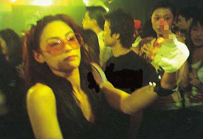 張杰文章豎中指不雅照曝光 文章當街調(diào)戲馬伊琍