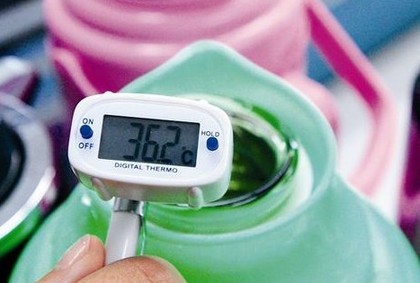 低價保溫瓶被曝三成不保溫 舊內膽回收再出售