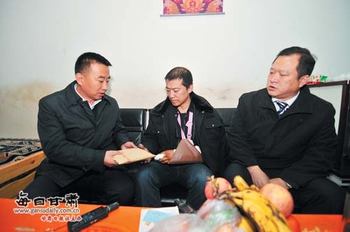 蘭州最美新娘放棄蜜月獻(xiàn)愛(ài)心 途中遇車(chē)禍身亡
