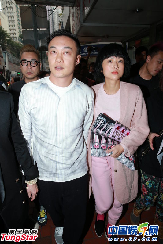 陳奕迅和徐濠縈召開記者會(huì)