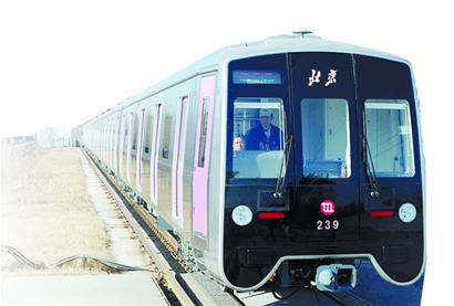 中國(guó)首列輕量化不銹鋼A型地鐵車(chē)輛青島下線