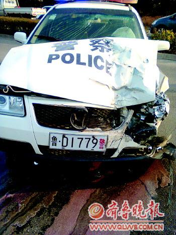 肇事警車。