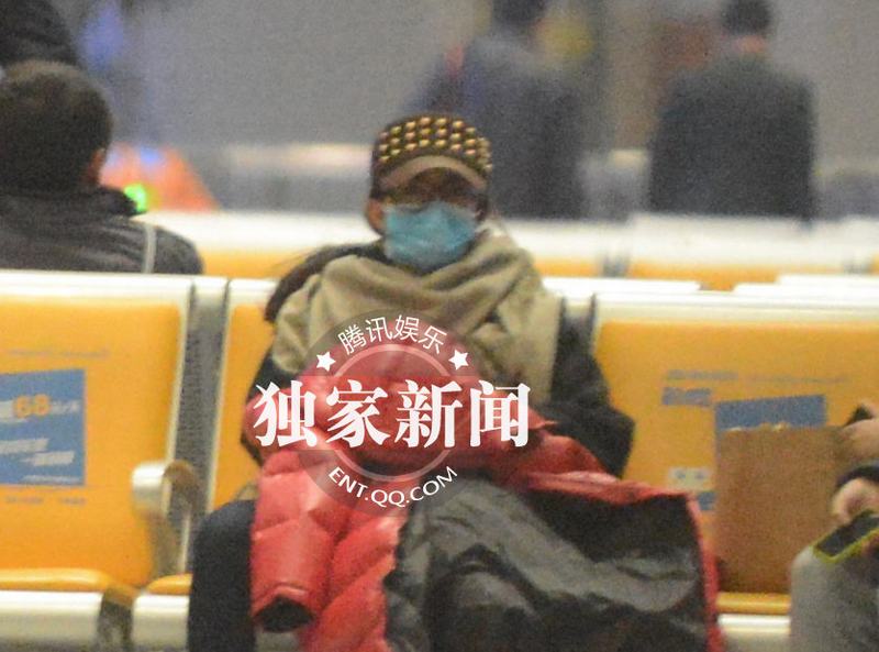 楊冪探班劉愷威熊抱秀恩愛(ài)