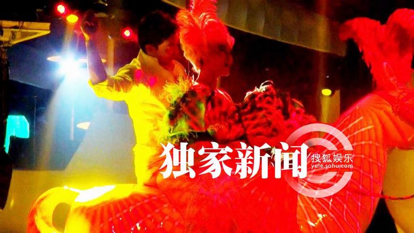 范冰冰片場(chǎng)大跳騎馬舞 瘋狂露腿尖叫