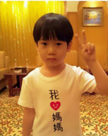 孟庭葦5歲兒子小寶弟近照。