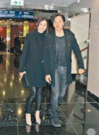 鄭伊健及蒙嘉慧笑容滿面到場，但沒有接受訪問就匆忙進場。