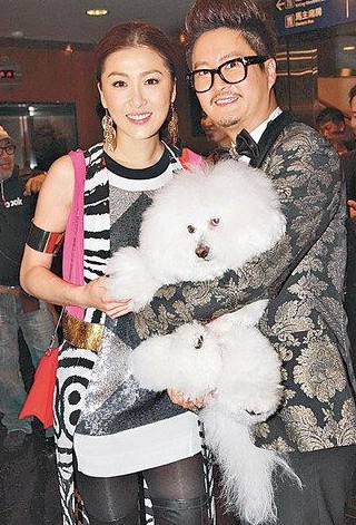 周麗淇（左）、設計師何國鉦。