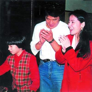 揭成龍愛(ài)妻林鳳嬌傳奇一生：為謀生當(dāng)伴舞女郎(圖)