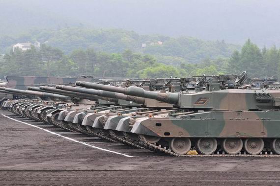 資料圖：日本陸軍自衛(wèi)隊90式坦克。