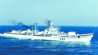 原文配圖：原東海艦隊所屬的驅(qū)逐艦131“南京”號改建成海監(jiān)執(zhí)法船，轉(zhuǎn)為中國海監(jiān)東海總隊屬下。