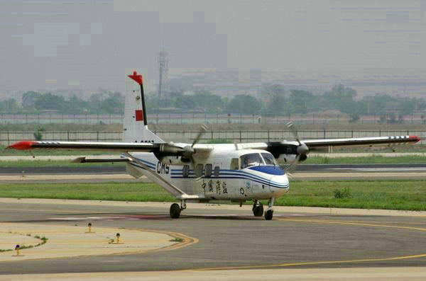 資料圖：中國海監(jiān)裝備的運(yùn)-12飛機(jī)。
