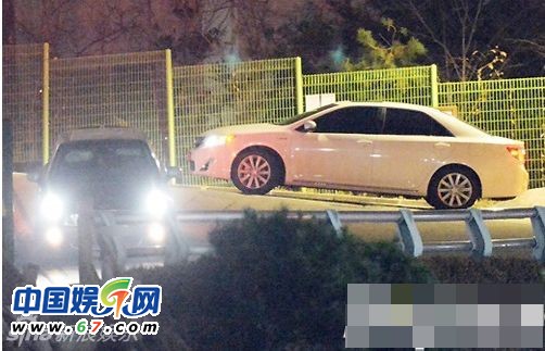 金泰熙Rain約會被拍 出行口罩遮面