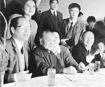 黨報回顧陪同習近平獻花的4位廣東老人改革經歷