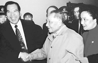 黨報回顧陪同習近平獻花的4位廣東老人改革經歷