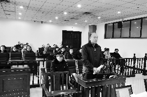 顏承魯庭審現(xiàn)場。 本報記者 郭玉紅 攝