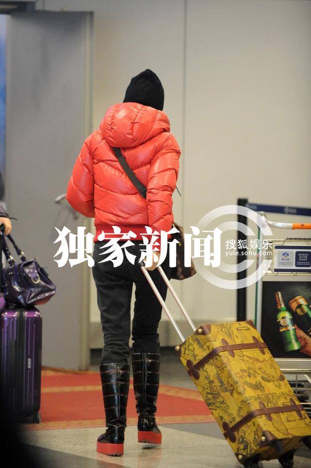 買(mǎi)紅妹濃妝難掩老態(tài)