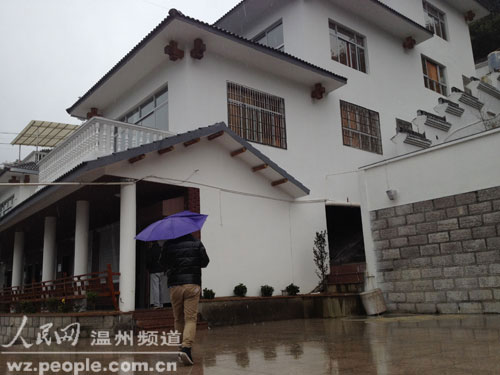 部門解釋稱，現(xiàn)在的建設(shè)風(fēng)格，為了與楠溪江景區(qū)的格調(diào)統(tǒng)一