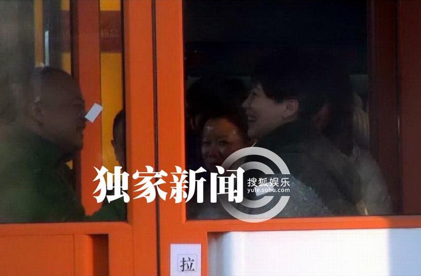 海清街頭拍戲素顏引圍觀(guān)