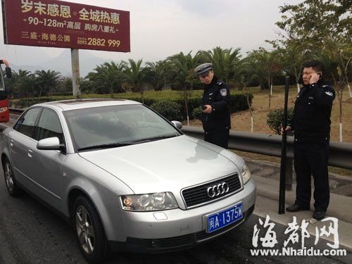 歹徒開(kāi)著豪車(chē)，在高速上被警方截停