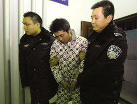 1月16日下午,犯罪嫌疑人王志初被新化警察抓獲。圖/IC