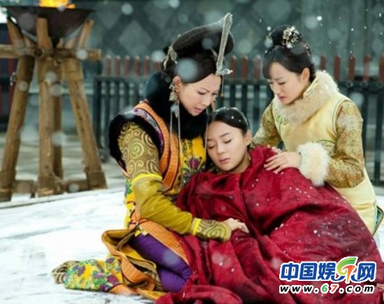 盤(pán)點(diǎn)影視劇浪漫白雪唯美瞬間 林心如楊冪趙雅芝俏皮嬌媚(圖)
