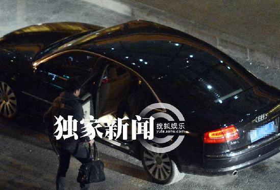 大S深夜獨(dú)自抵京 汪小菲豪車摘軍牌似因“萬達(dá)公子”