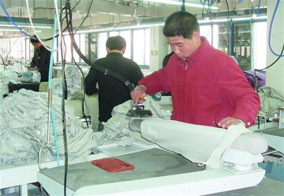 島城紡織、外貿(mào)加工企業(yè)缺工嚴(yán)重 不少工人春節(jié)后還返鄉(xiāng)不歸 春節(jié)前后企業(yè)招工最頭疼