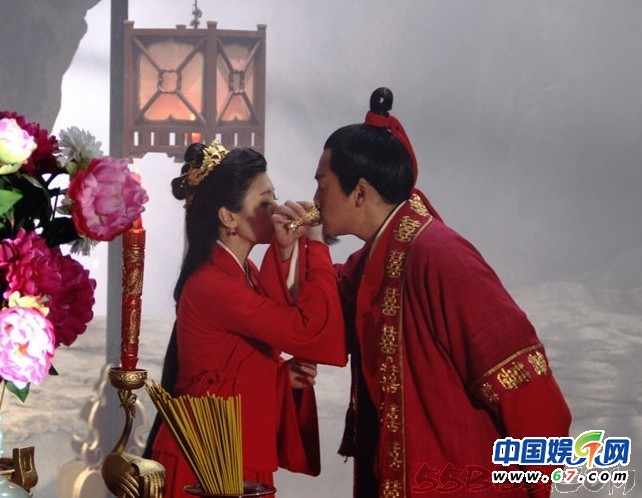 《倚天屠龍記》主角十年后聚首 今昔對(duì)比逆生長(zhǎng)